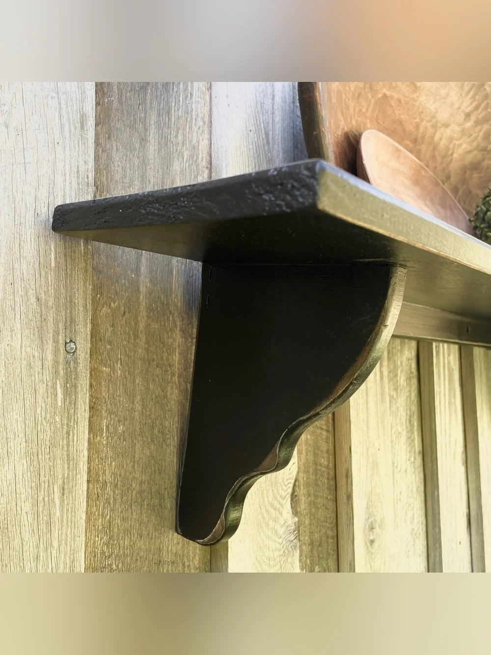 CLASSIC BLACK FARMHOUSE WALL SHELF WITH PLATE TRACK